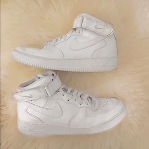 Air Force 1s mid